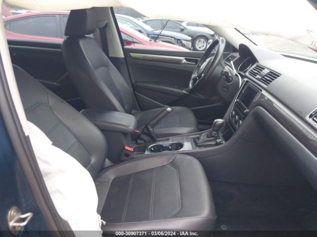 1VWBA7A34JC033541 Volkswagen Passat 2.0t Se