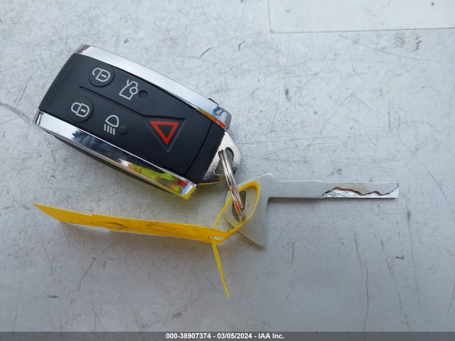 2012 JAGUAR XF SAJWA0HB7CLS40602 Photo 10