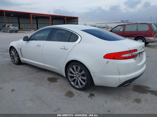 2012 JAGUAR XF SAJWA0HB7CLS40602 Photo 2