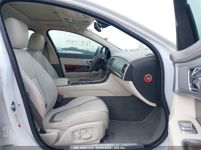 2012 JAGUAR XF SAJWA0HB7CLS40602 Photo 4