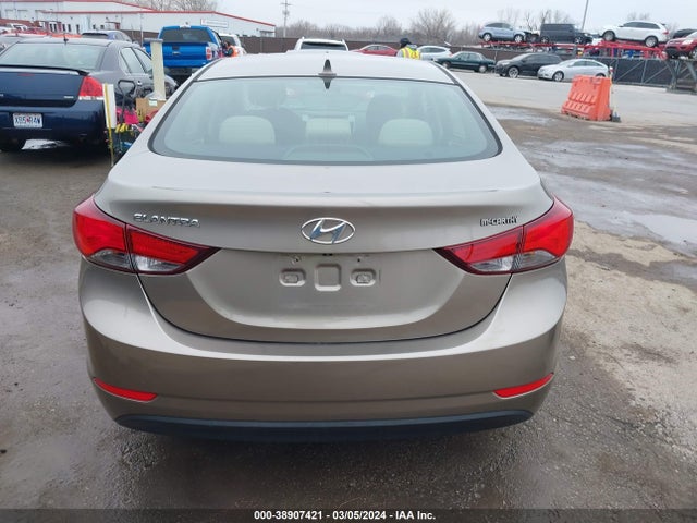 Hyundai ELANTRA SE 2015 5NPDH4AE3FH598575 Image 16