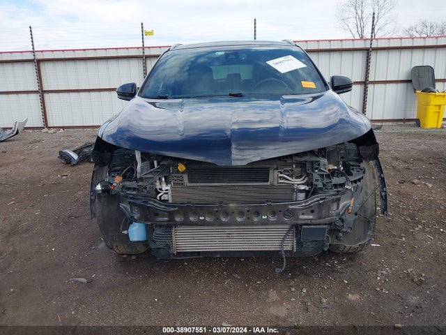 5LMTJ3DH5GUJ22196 Lincoln Mkc Reserve