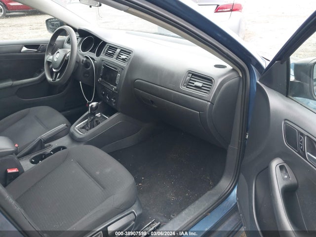 3VW2K7AJ1FM259747 Volkswagen Jetta 2.0l S