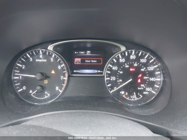 5N1DR2MM8JC611647 Nissan Pathfinder Sv