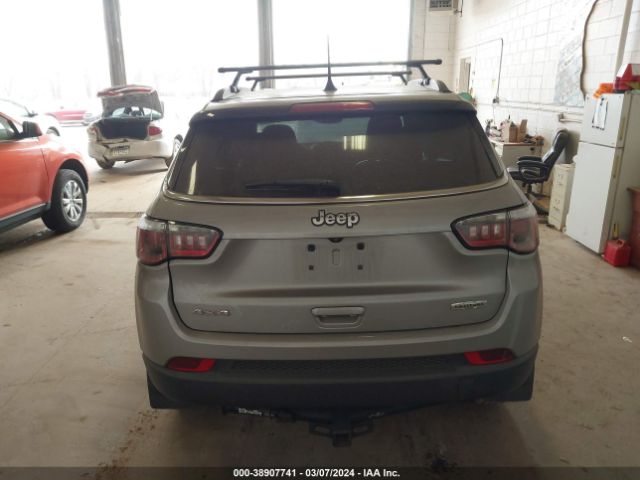 3C4NJDBB7KT629091 Jeep Compass Latitude 4x4