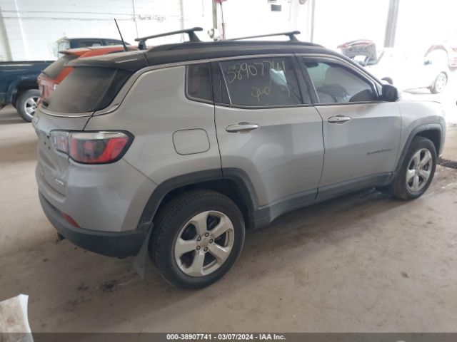 3C4NJDBB7KT629091 Jeep Compass Latitude 4x4