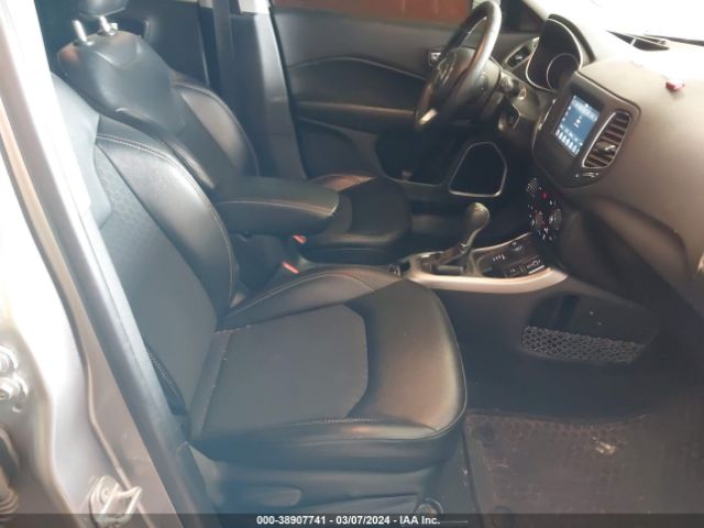 3C4NJDBB7KT629091 Jeep Compass Latitude 4x4