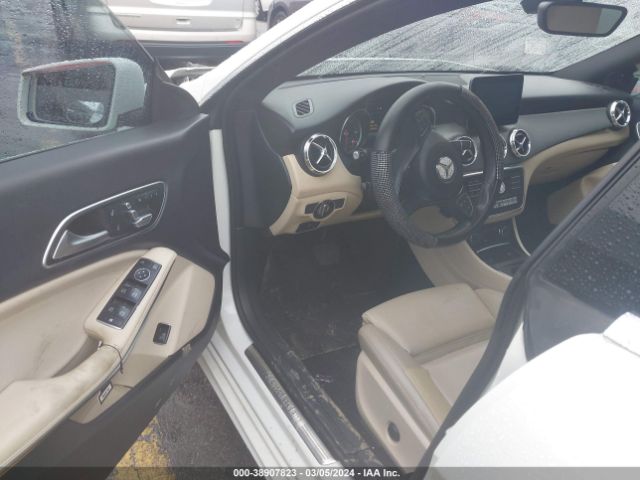 WDDSJ4EB7HN408944 Mercedes-Benz CLA 250