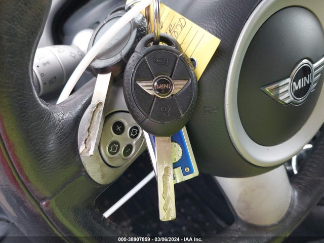 2006 MINI COOPER S WMWRH33546TF89070 Photo 10