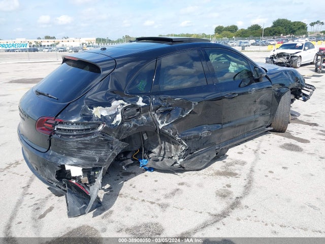 2018 PORSCHE MACAN WP1AG2A50JLB63221 Photo 3