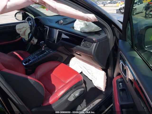 2018 PORSCHE MACAN WP1AG2A50JLB63221 Photo 4