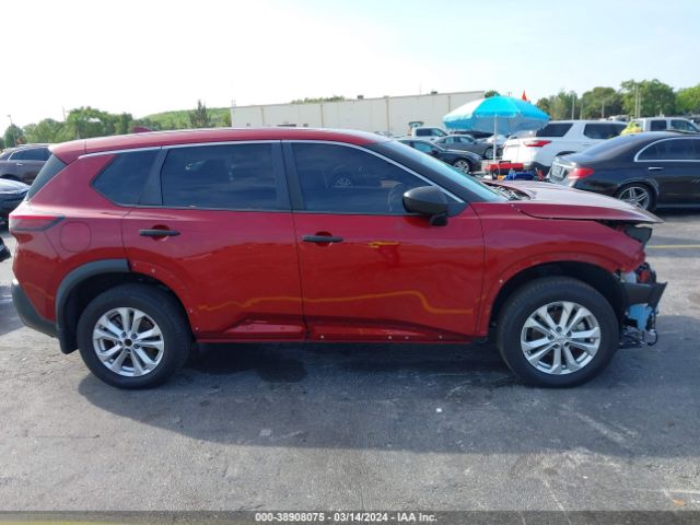 5N1AT3AA4MC823955 Nissan Rogue S Fwd