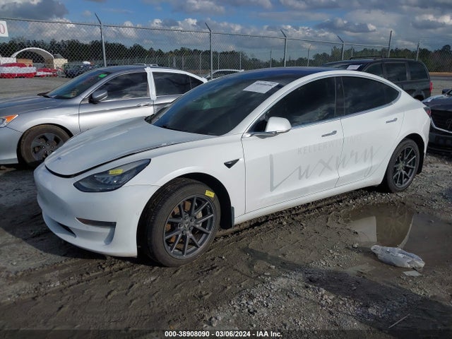 Tesla Model 3 Long Range/mid Range 2018 5YJ3E1EA1JF014899 Image 2