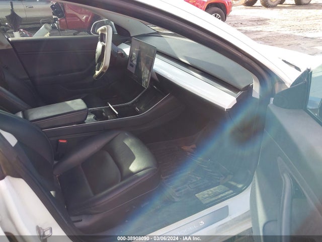 Tesla Model 3 Long Range/mid Range 2018 5YJ3E1EA1JF014899 Image 5