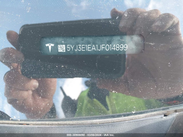 Tesla Model 3 Long Range/mid Range 2018 5YJ3E1EA1JF014899 Image 9