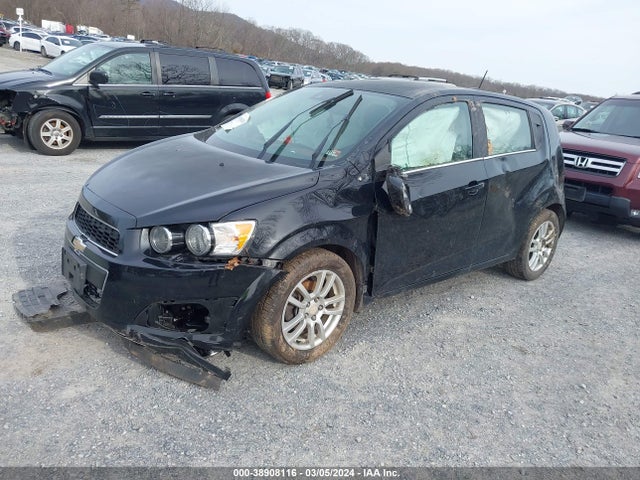 Chevrolet Sonic Lt Auto 2016 1G1JC6SH1G4168095 Image 2