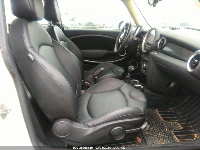 2011 MINI COOPER S WMWSV3C58BTY13362 Photo 4