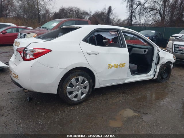 Toyota COROLLA LE 2018 2T1BURHE5JC070957 Image 4