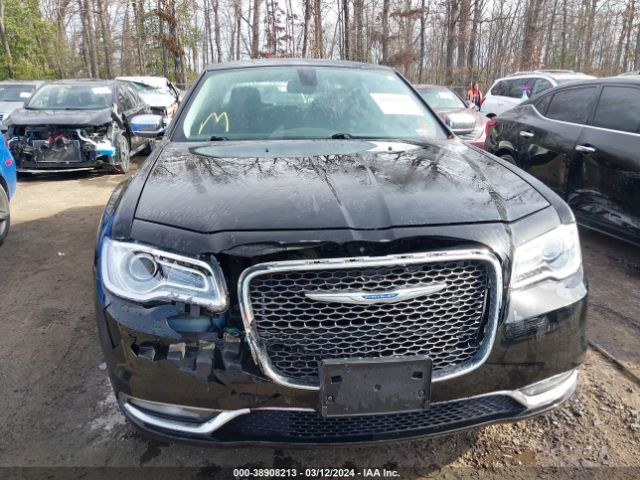 2C3CCAKG8JH268686 Chrysler 300 Limited Awd