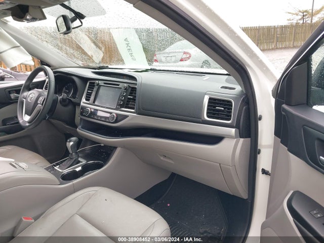 Toyota Highlander Xle V6 2016 5TDJKRFH2GS319813 Image 5