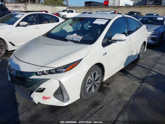 Toyota Prius Prime Premium 2017 JTDKARFP3H3056958 Image 2