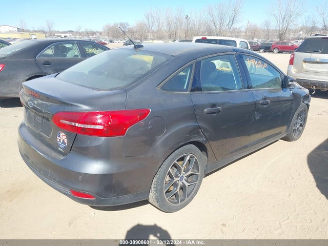 Ford FOCUS SEL 2018 1FADP3H24JL322389 Image 4