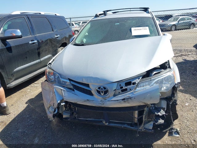 Toyota Rav4 Limited 2015 JTMYFREV9FJ040011 Image 13