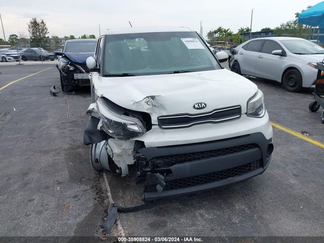 KNDJN2A25J7588682 KIA Soul