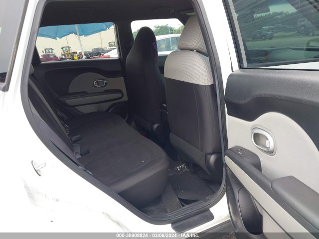 KNDJN2A25J7588682 KIA Soul