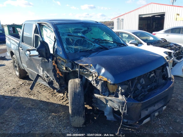 2015 1N6AA0EC9FN513972 main image