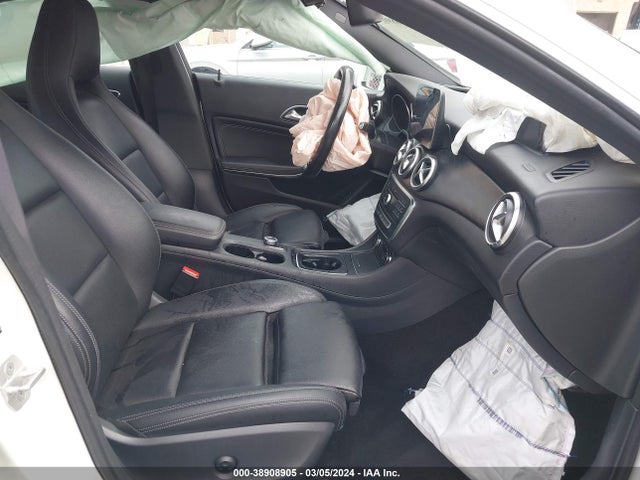 WDDSJ4EB7JN535697 Mercedes-Benz CLA 250