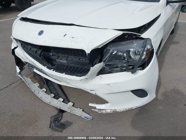 WDDSJ4EB7JN535697 Mercedes-Benz CLA 250