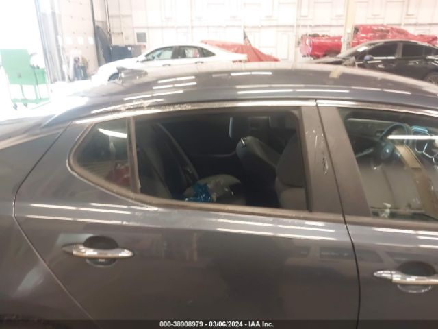 KNAGM4A78F5572593 KIA Optima Lx