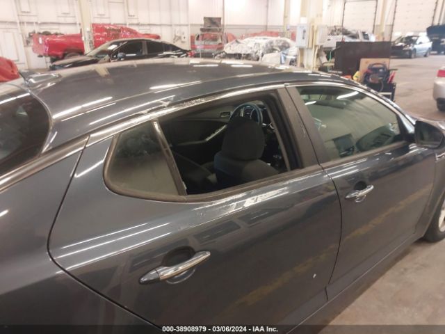 KNAGM4A78F5572593 KIA Optima Lx