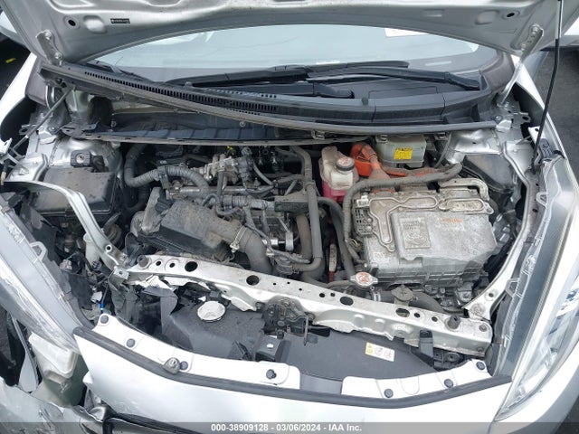 Toyota Prius C One 2018 JTDKDTB30J1615813 Image 10