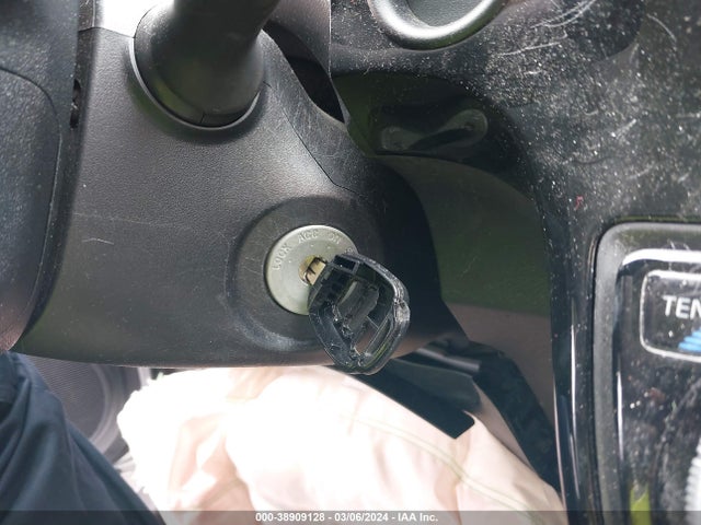 Toyota Prius C One 2018 JTDKDTB30J1615813 Image 11