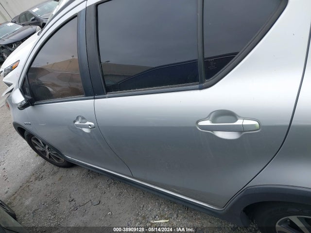 Toyota Prius C One 2018 JTDKDTB30J1615813 Image 15