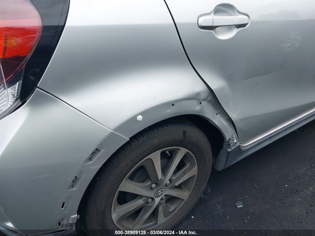 Toyota Prius C One 2018 JTDKDTB30J1615813 Image 20