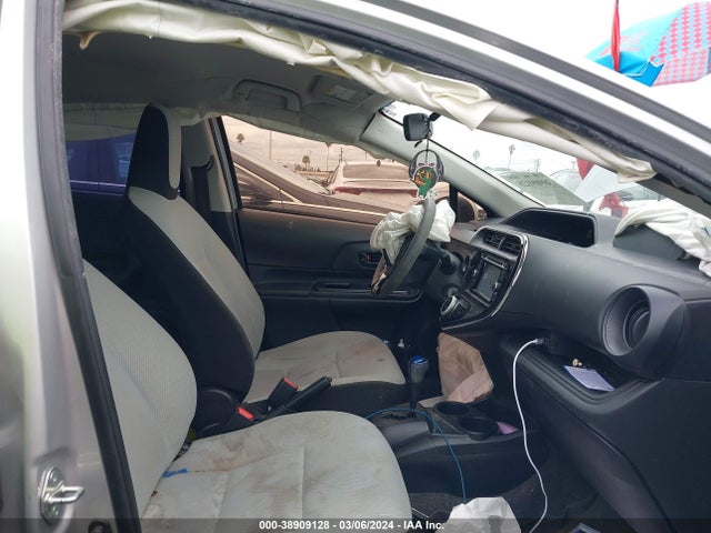 Toyota Prius C One 2018 JTDKDTB30J1615813 Image 5