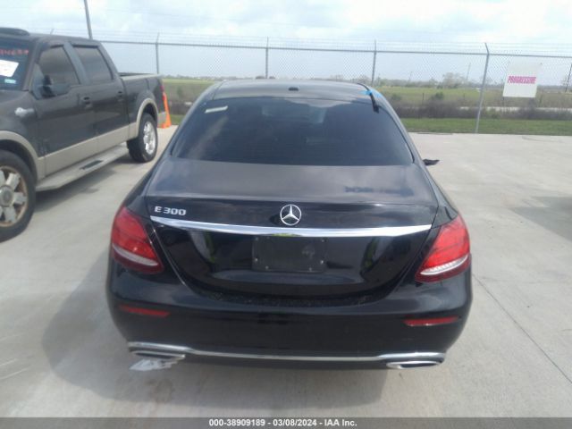 WDDZF4JB2HA079468 Mercedes-Benz E 300