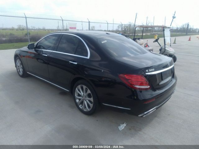WDDZF4JB2HA079468 Mercedes-Benz E 300