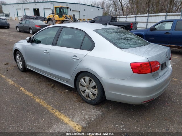 3VWD17AJ2EM244670 Volkswagen Jetta 1.8t Se