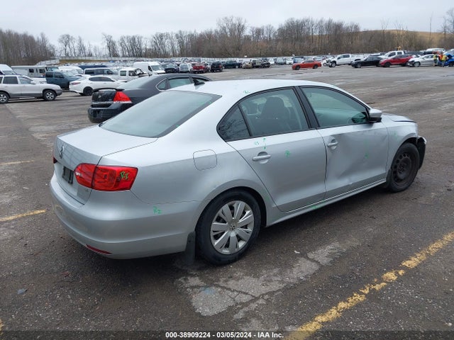 3VWD17AJ2EM244670 Volkswagen Jetta 1.8t Se