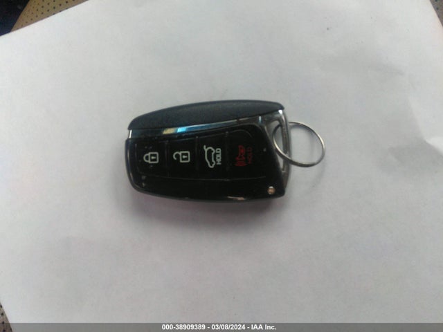 Hyundai Santa Fe Limited 2016 KM8SR4HF3GU133428 Image 11