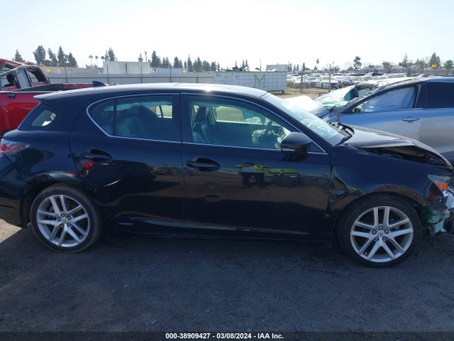 Lexus CT 200H 2015 JTHKD5BH9F2226501 Image 14
