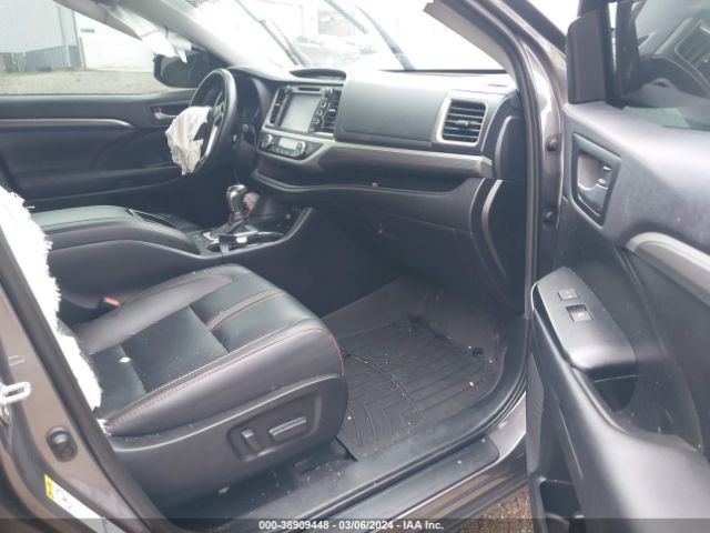 5TDJZRFH6KS623506 Toyota Highlander Se