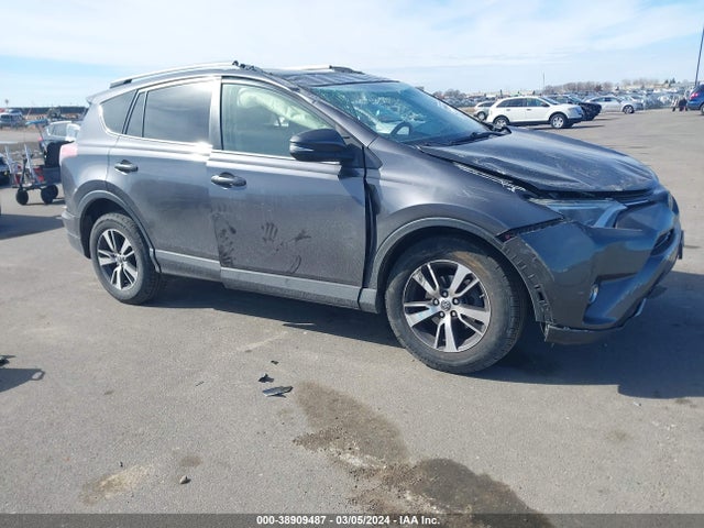 Toyota Rav4 Xle 2018 JTMWFREV2JJ171720 Image 1
