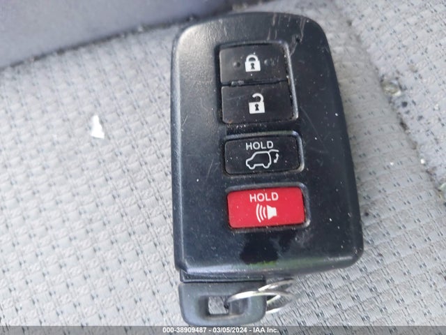 Toyota Rav4 Xle 2018 JTMWFREV2JJ171720 Image 11