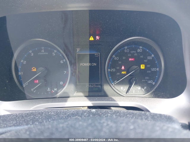 Toyota Rav4 Xle 2018 JTMWFREV2JJ171720 Image 7
