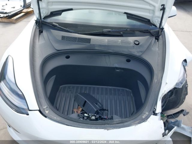 5YJ3E1EA2PF582555 Tesla MODEL 3